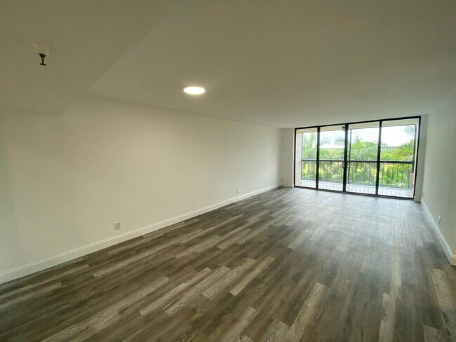 Building Photo - 6320 Boca Del Mar Dr