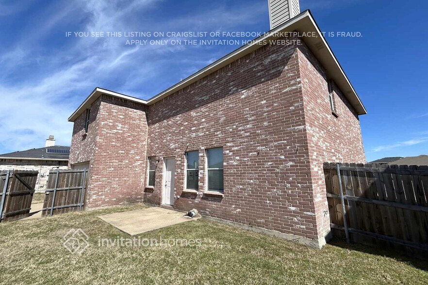 Building Photo - 2917 Paint Brush Pl