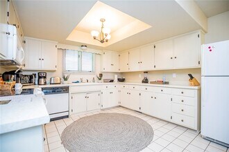 Building Photo - 107 NW Winfield Ln