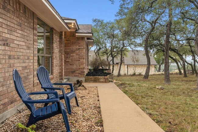 Building Photo - 900 Morgan Hill Dr