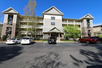 Building Photo - 475 River Forest Ln