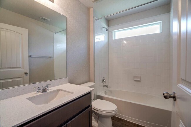 Building Photo - 13804 Cantarra Dr