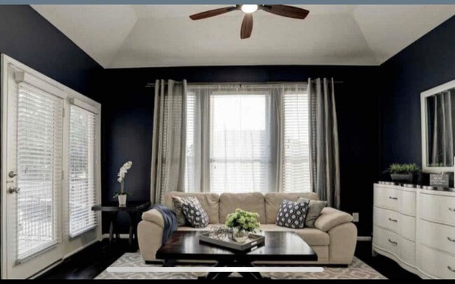 Building Photo - 313 Marina Oaks Ct