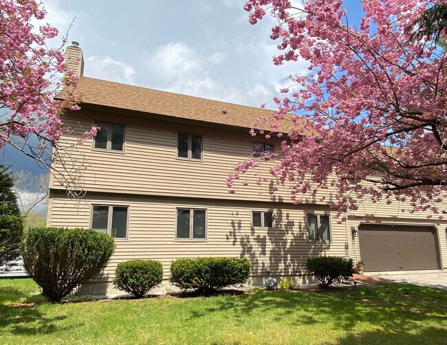 Building Photo - 104 Underwood Rd