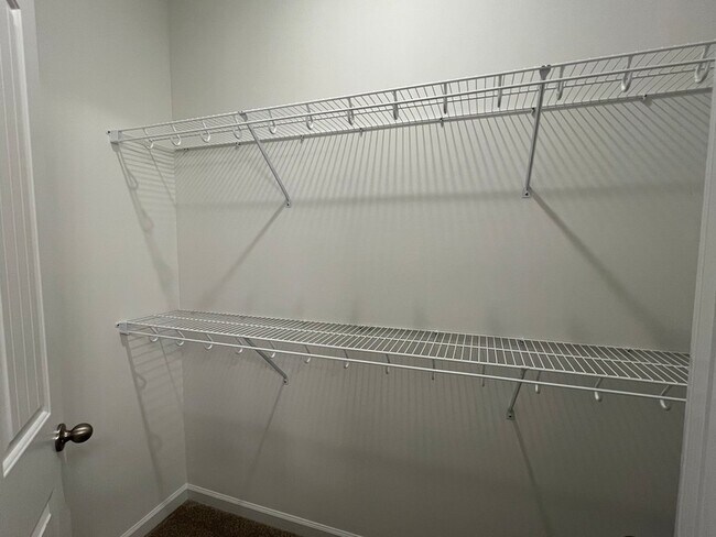 Building Photo - 967 Horse Mountain Rd