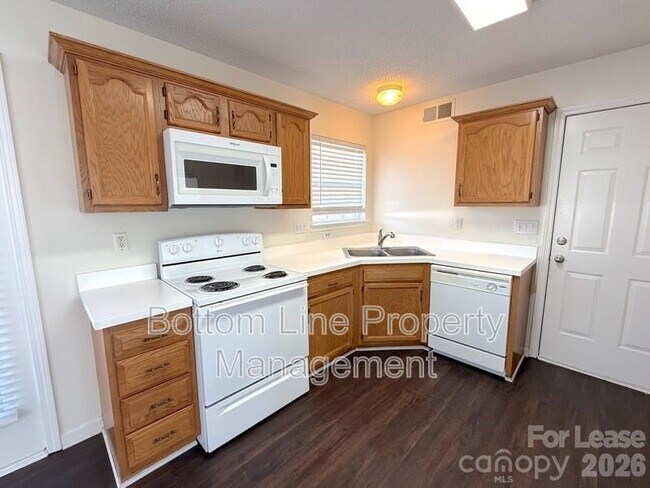 Building Photo - 8821 Cameron Spring Rd