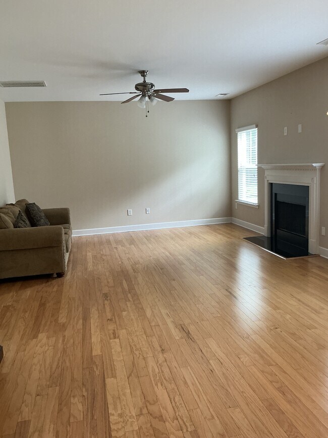 Building Photo - 222 Buttonbush Ct