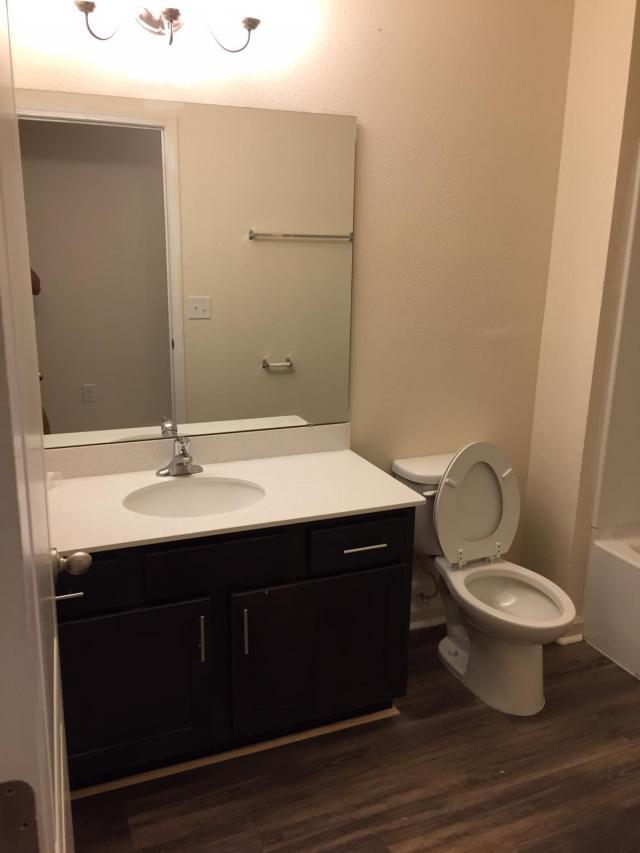 Building Photo - 2 bedroom in Jacksonville FL 32256