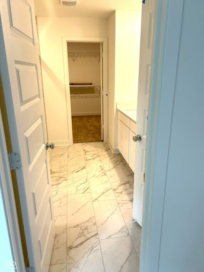 Building Photo - 16965 Sandhurst Pl
