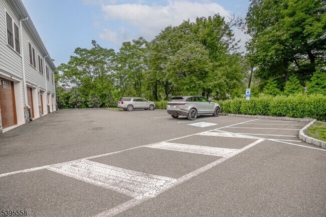 Building Photo - 29 Euclid Ave