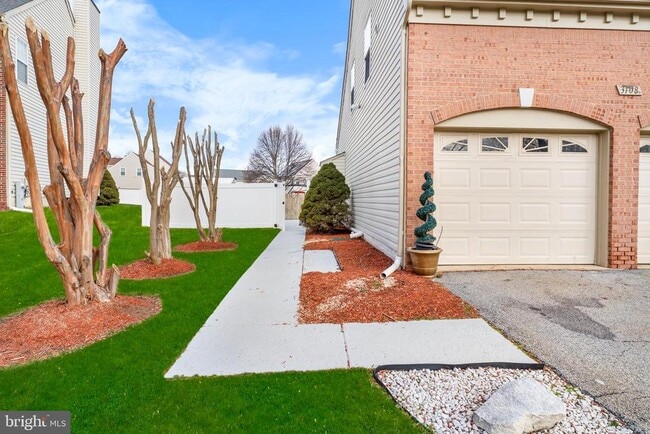 Building Photo - 3108 Appian Way