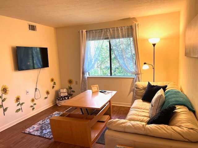 Primary Photo - 89 SE 16th Ave