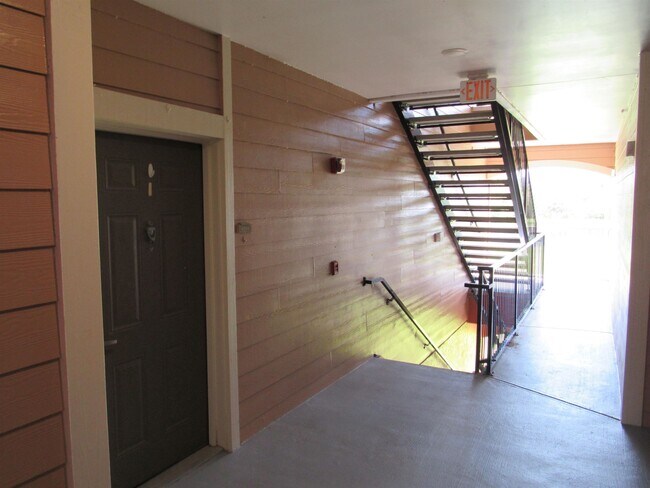 Building Photo - 255 Old Village Center Cir