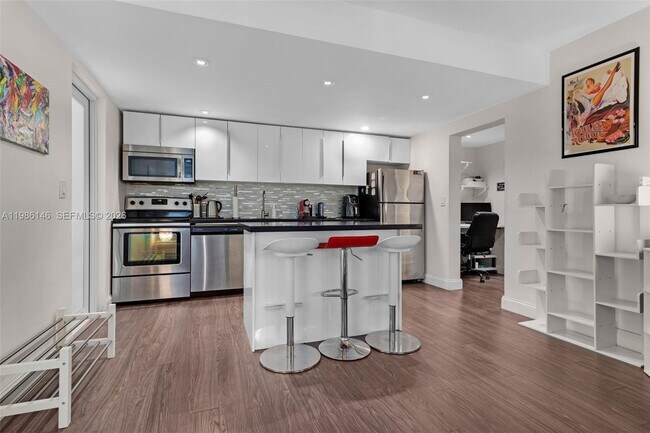 Building Photo - 1117 Meridian Ave