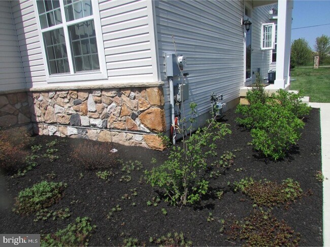Building Photo - 92 Grand National Ln