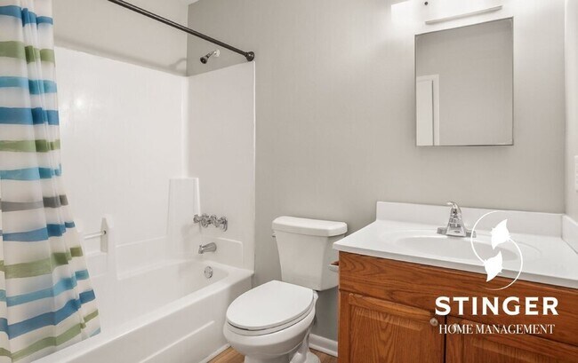 Building Photo - 31 Harding St