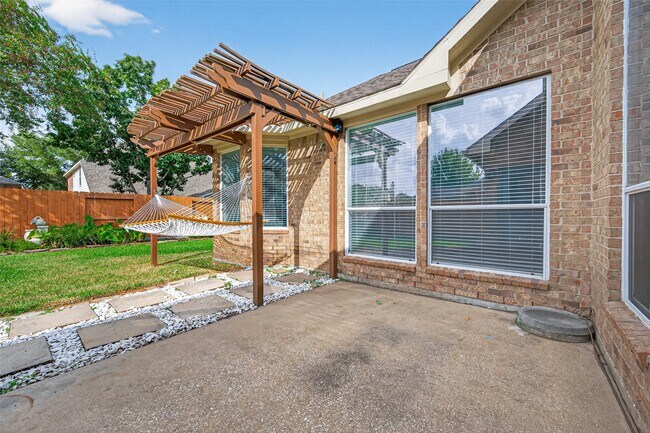 Building Photo - 27210 Sable Oaks Ln