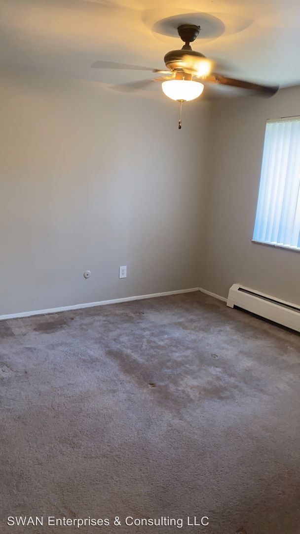 Building Photo - 2733 W 23rd Ave