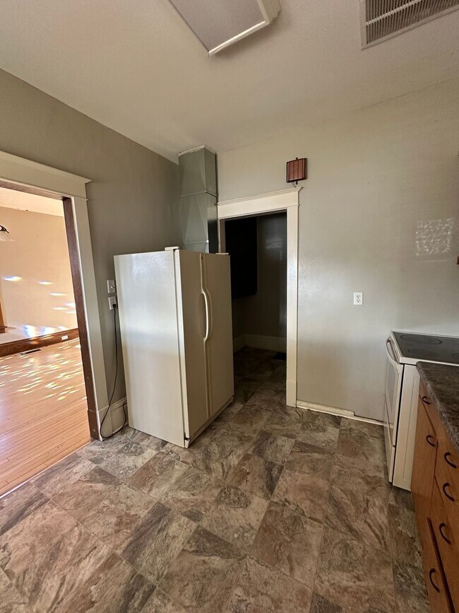 Building Photo - 139/141 6th St NW