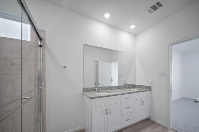 Building Photo - 18002 Horse Hvn Ln
