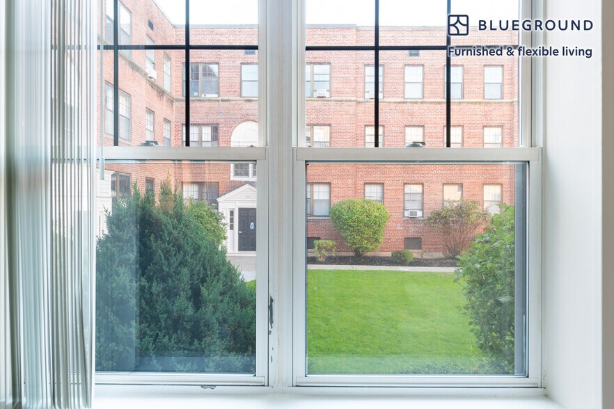 Building Photo - 266 Harvard St