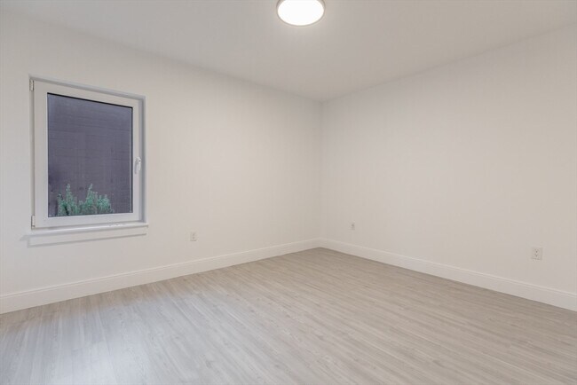 Building Photo - 42 N Beacon St