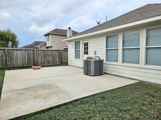 Building Photo - 8827 Windfern Trace Dr