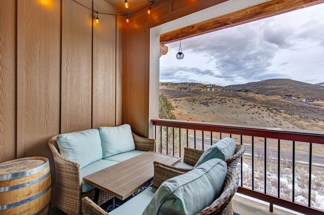 Building Photo - Combining the perfect balance of elegant m...