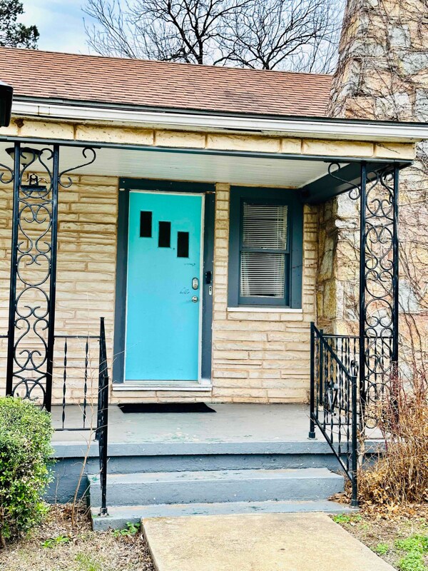 Building Photo - 1606 SW A Ave