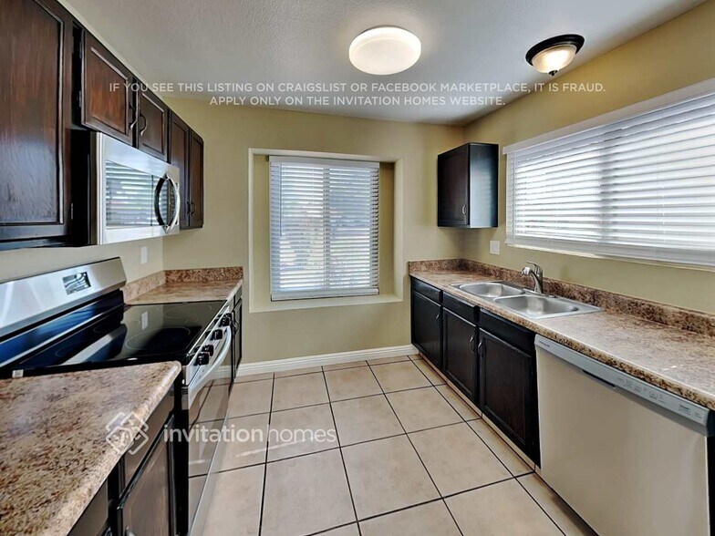 Building Photo - 4545 N 67th Ave