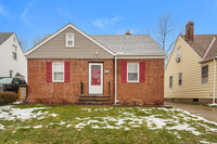 Building Photo - 3-Bedroom Home in Maple Heights, OH