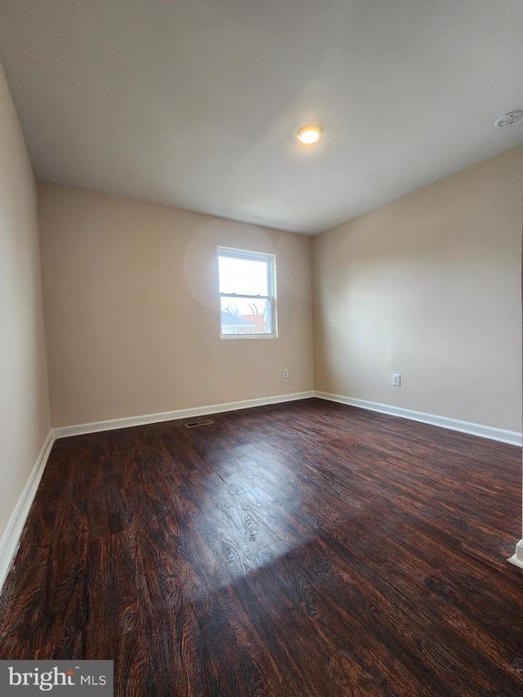 Building Photo - 4244 Clay St NE