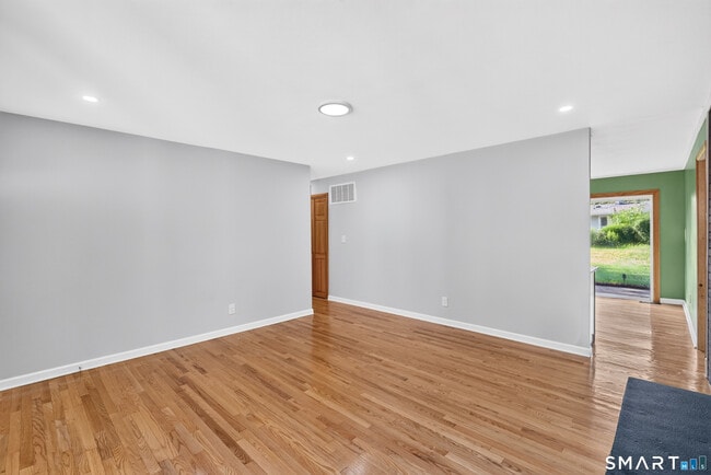 Building Photo - 105 Bear Paw Rd