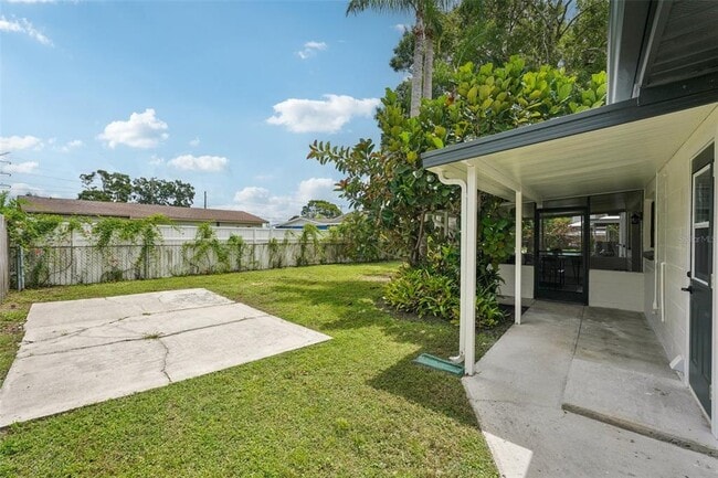 Building Photo - 311 Shore Dr E