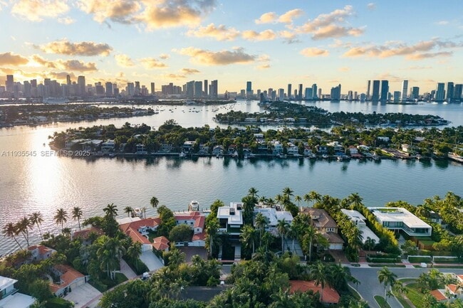 Building Photo - 40 W Rivo Alto Dr