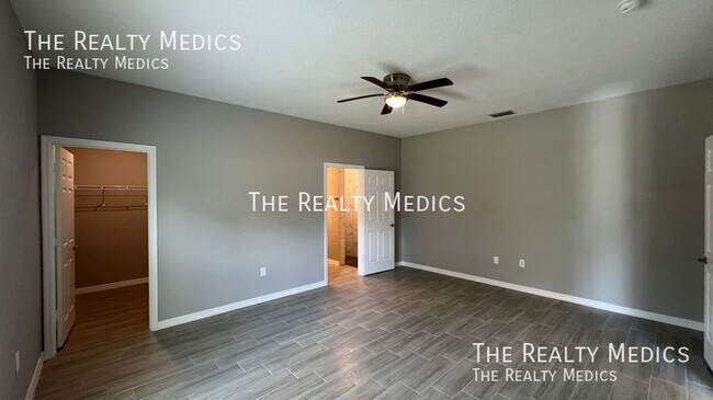 Building Photo - 850 Peyton Ave