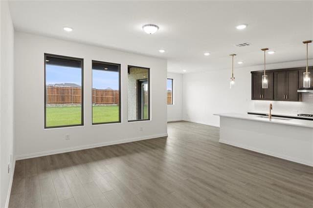 Building Photo - 744 Waterhouse Lk Dr