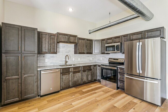 Building Photo - MOVE IN SPECIAL: FIRST 5 TENANTS GET $1000 credit towards rent and/or monthly fees!