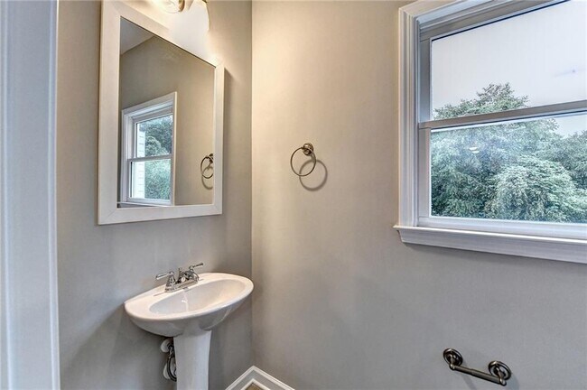 Building Photo - 2776 Laurel Ridge Cir