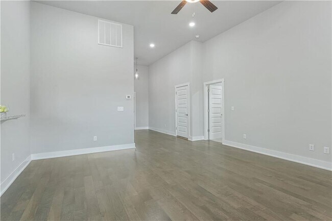 Building Photo - 7302 SW Walnut Grv Ave