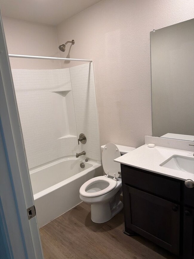 Building Photo - **Move In Special!!! Move In By 5/31 for $500 Off 2nd Month Rent!**