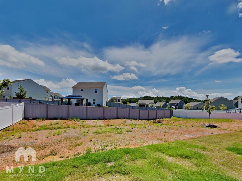 Building Photo - 158 Brixham Lp