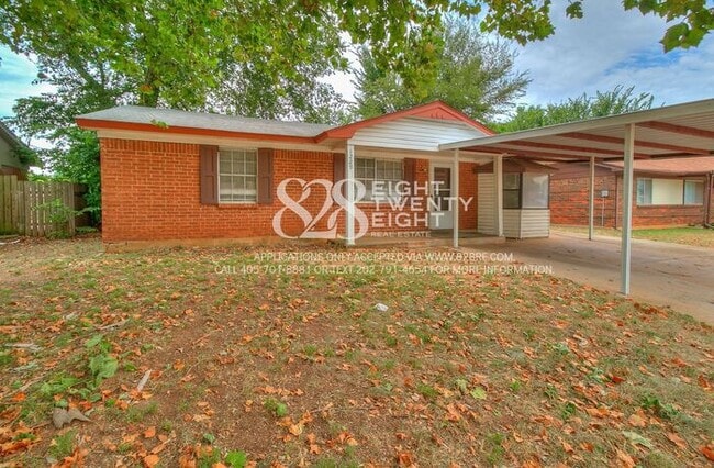 Primary Photo - 3 Bedroom/1 Bath Single Family Home Just M...