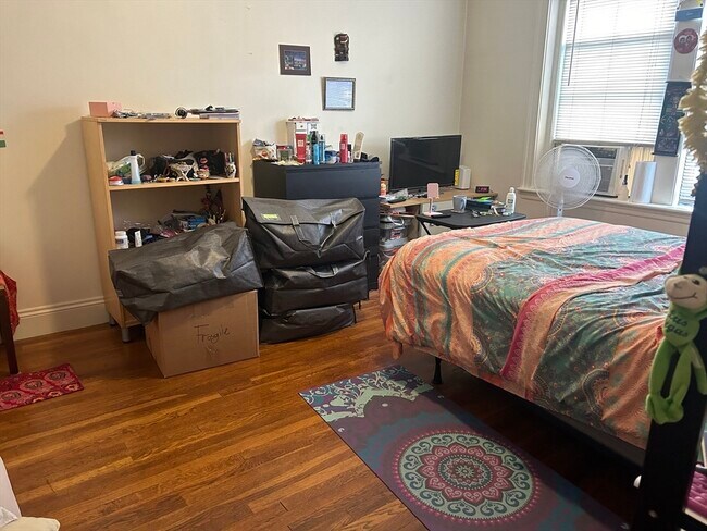 Building Photo - 68-70-70 Washington St