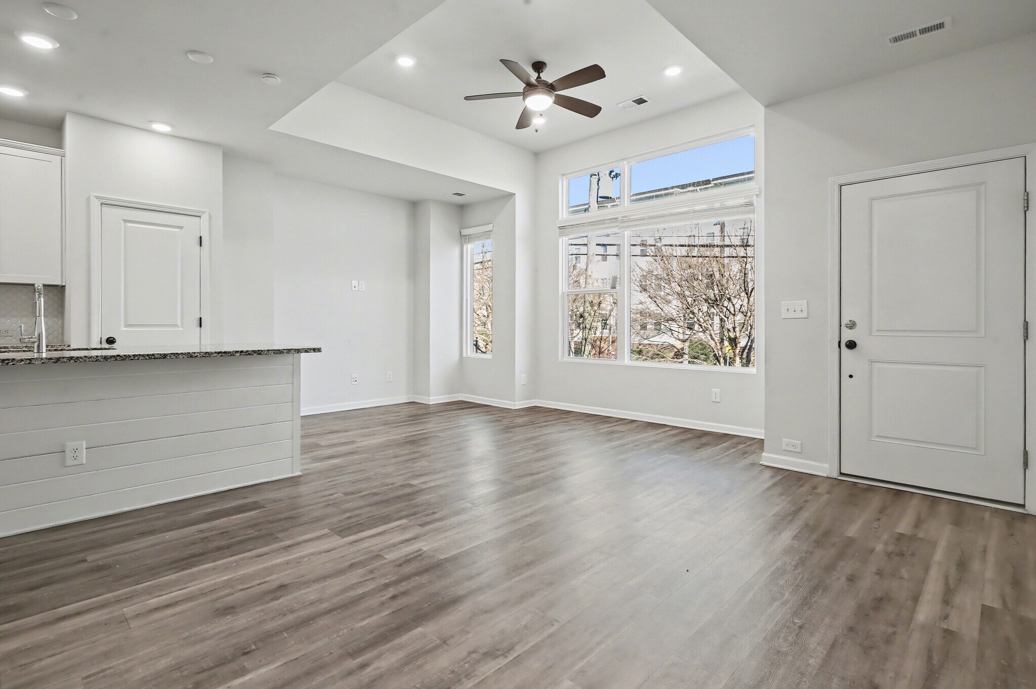 Building Photo - 2037 Statesville Ave