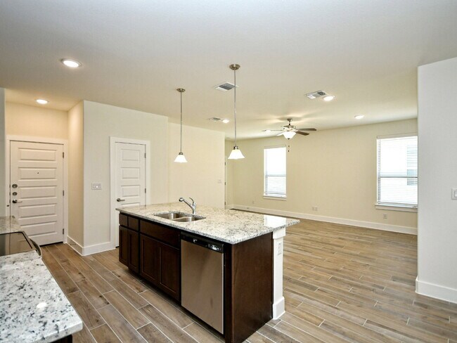 Building Photo - "Charming 3-Bed Condo Retreat with 2 Full Baths – 1475 Sq Ft of Comfort in Georgetown, TX!"