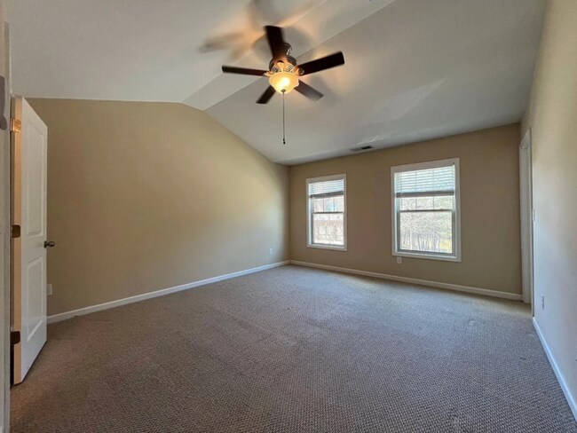 Building Photo - 4160 Madison Bridge Dr