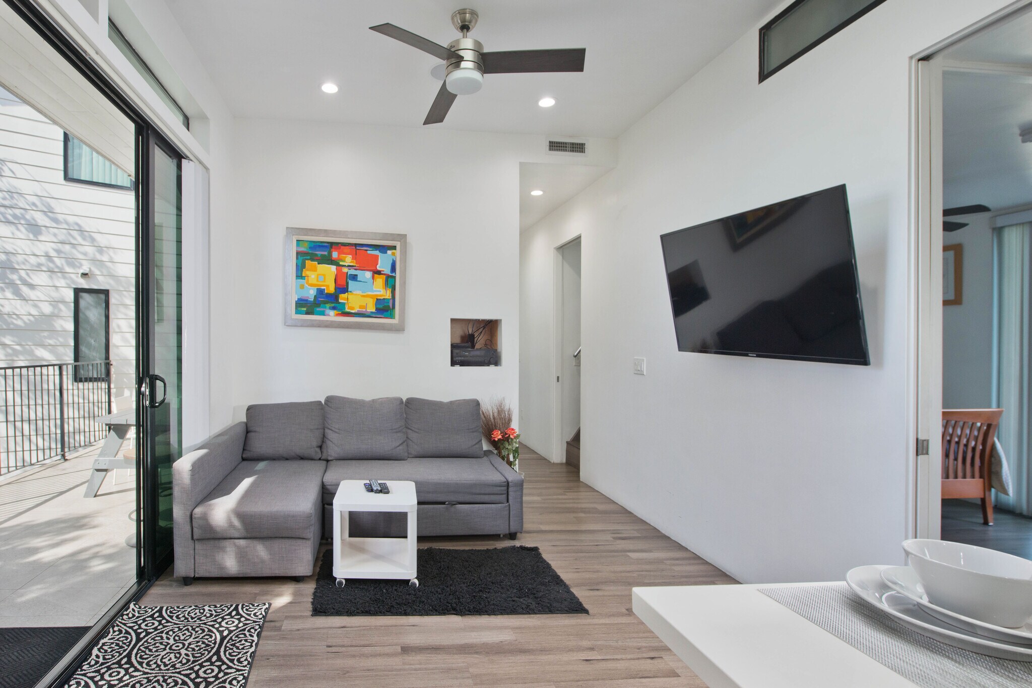 Living room - 809 Warren Ave