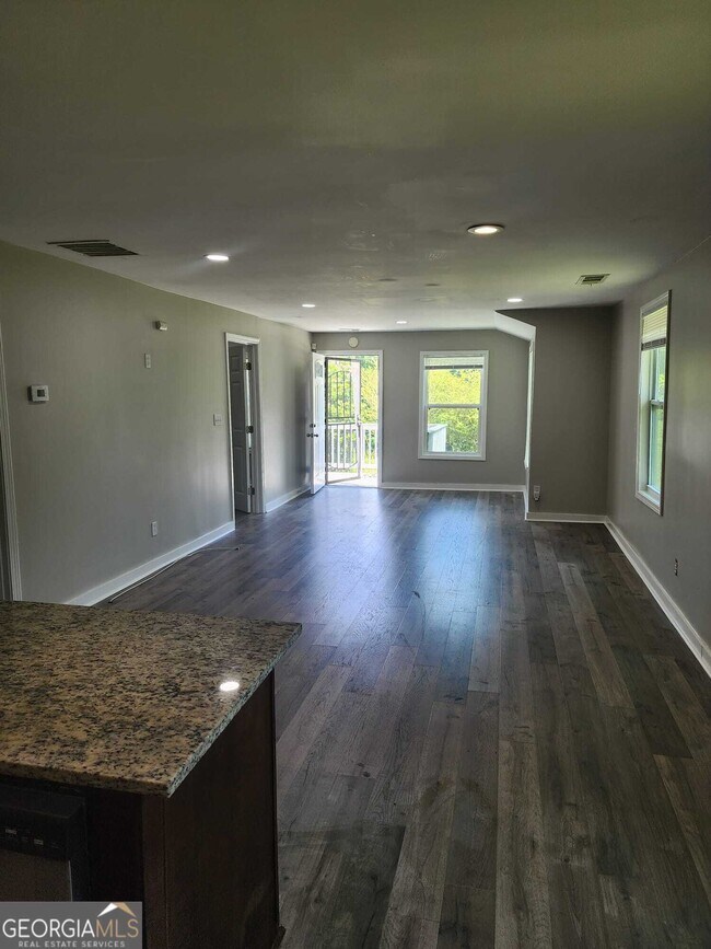 Building Photo - 4801 Delano Rd