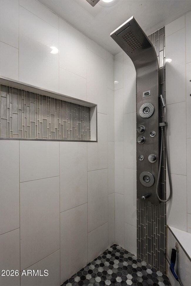 Building Photo - 8633 E Monterosa Ave